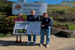 Charity-Check übergeben